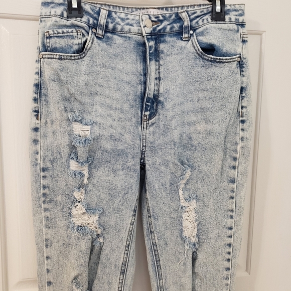 Tinseltown Mom Jeans Distressed Light Wash High Rise Size 11 - Picture 4 of 9